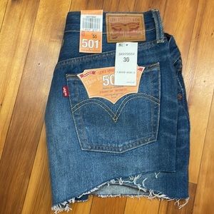 NWT Levi's cutoffs
